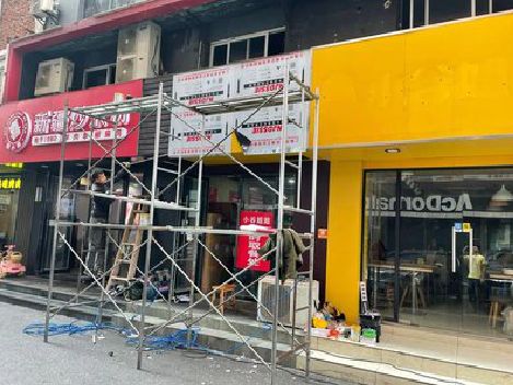 双峰制作广告招牌如何避免它发黄？